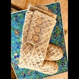 UGG Women’s Classic, Chunky Boots